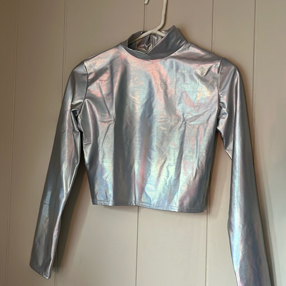 NWOT iridescent silver top
